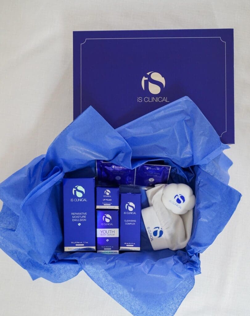 iS Clinical Limited Edition Christmas Box